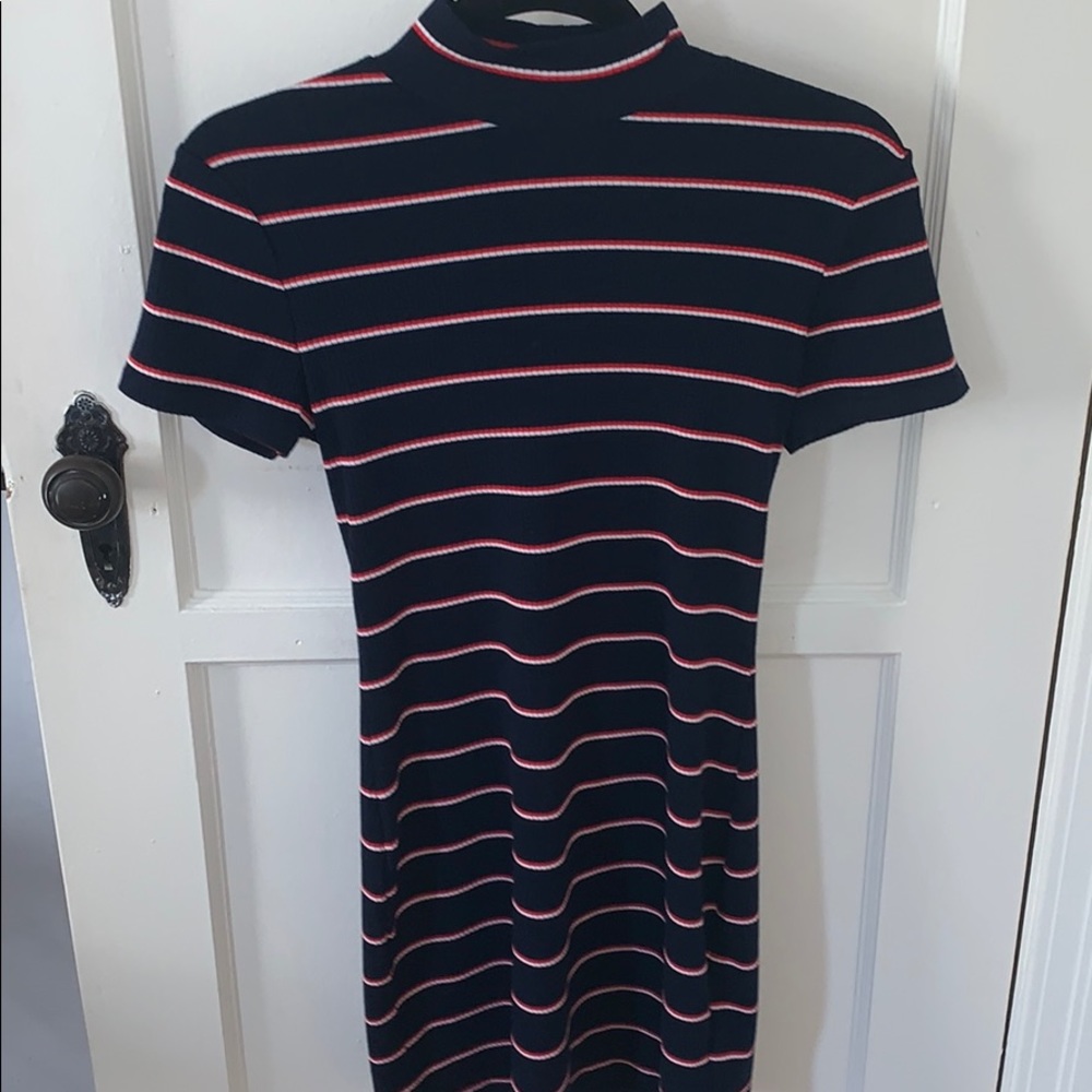 TOBI turtleneck dress - Picture 2 of 3